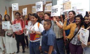 Diane Rodriguez logra logro el cambio de sexo por genero en la cedula de identidad para trans travestis transgeneros transexuales en Ecuador del registro civil (1)