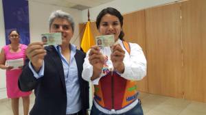 Diane Rodriguez logra logro el cambio de sexo por genero en la cedula de identidad para trans travestis transgeneros transexuales en Ecuador del registro civil (4)