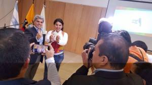 Diane Rodriguez logra logro el cambio de sexo por genero en la cedula de identidad para trans travestis transgeneros transexuales en Ecuador del registro civil (9)