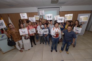 SOC Inicio el proceso para el cambio de Género por sexo en las cédulas de los LGBT, Diane Rodríguez transexual femenina y George Hidalgo transexual masculino, el evento se lanzó en el registro civíl del sur de la Av. 25 de Julio. FOTOS: KARLY TORRES / EL TELÉGRAFO