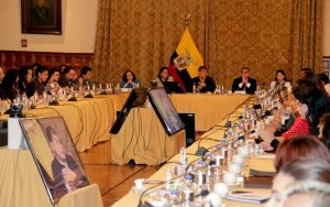presidente-rafael-correa-se-reune-por-5ta-vez-con-colectivos-lgbti